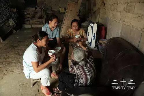 娱乐吃瓜酱老人淋雨,娱乐吃瓜酱老人淋雨引发网友热议